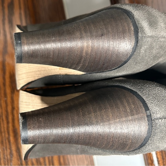 Baker’s Women’s Pull up Slouch Bonnie Boots, size 9, Gray, Suede, Preowned - Picture 13 of 15